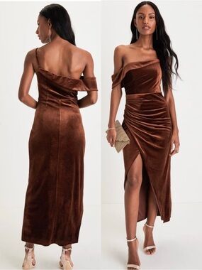 NWT Lulu’s Showing Off a Little Brown Velvet Asymmetrical Tulip Midi Dress Small